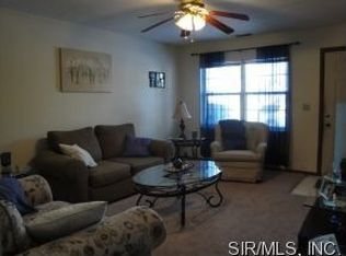 1613 Landmark Dr, Mascoutah, IL