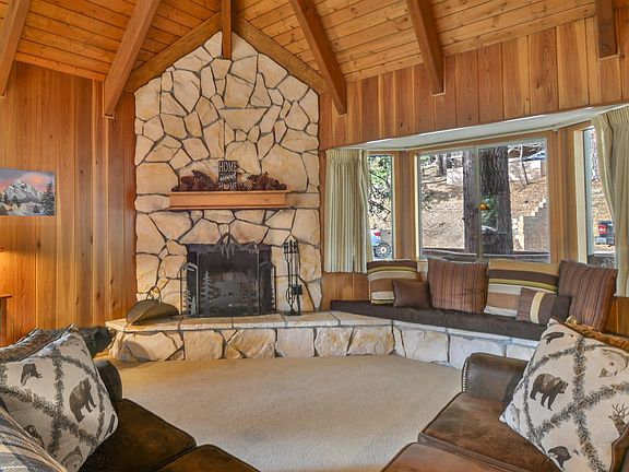 2nd image of 26655 Thunderbird Dr
