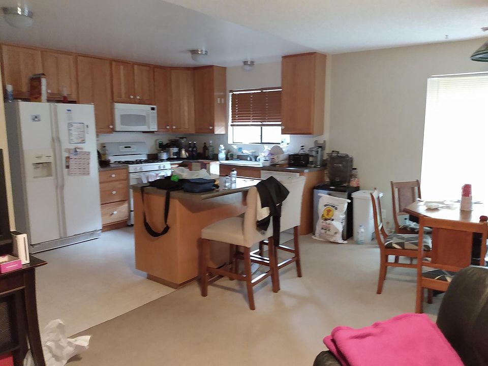 2nd image of 102 Peach Ter