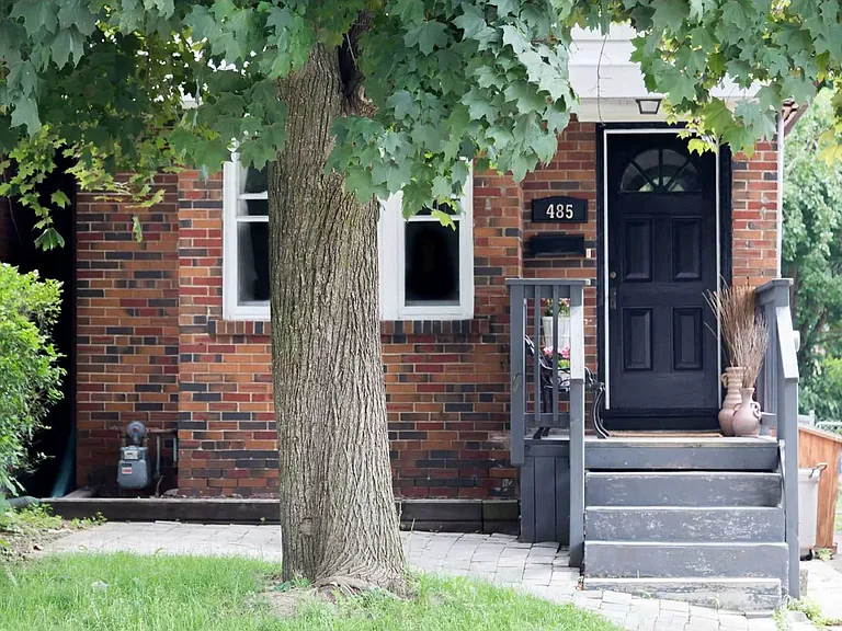 485 Winnett Ave — Photo 4
