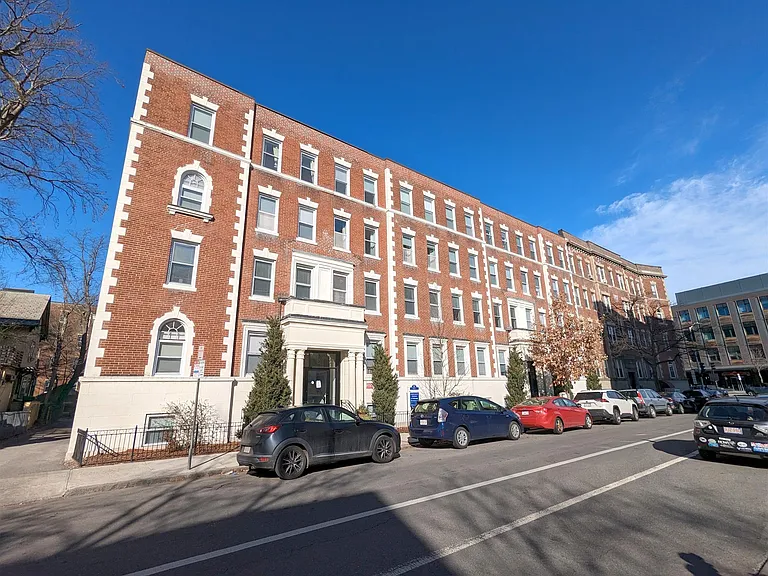 30 Langdon St #10 — Photo 6