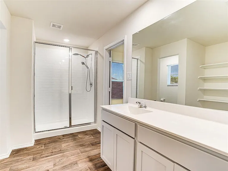 383 Sickle Loop — Photo 20
