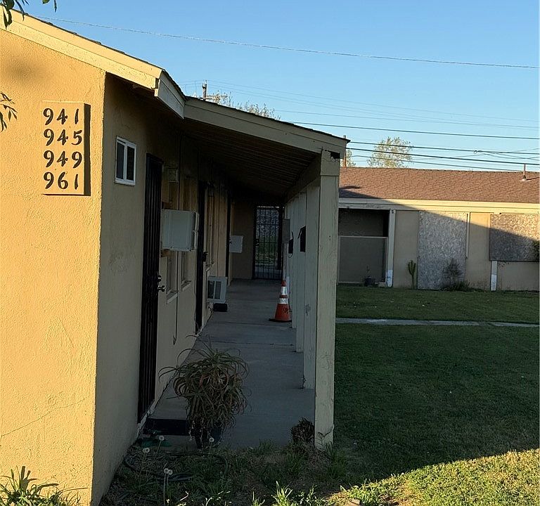 1st image of 941 Barney St