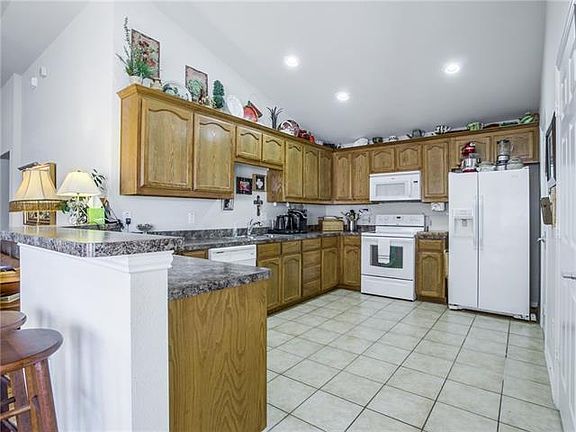 5th image of 12144 Thicket Bend Dr