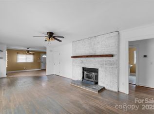 2430 Mount Holly Huntersville Rd, Charlotte, NC 28214