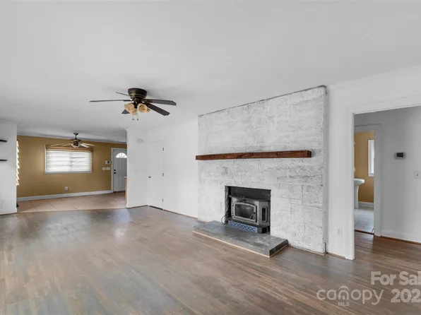 2430 Mount Holly Huntersville Rd, Charlotte, NC 28214