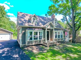 285 Cornwall Dr, Crete, IL 60417