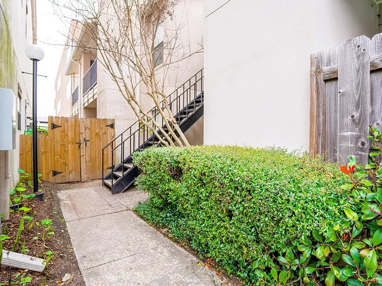 1818 Augusta Dr #27 — Photo 25