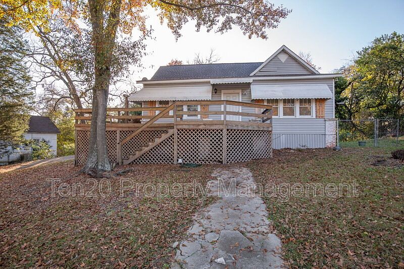 1st image of 2111 Summerville Rd