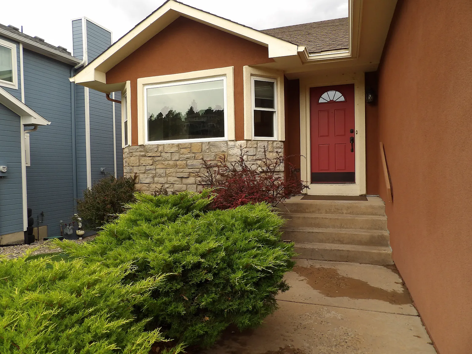 4 bed, 3321 sqft, $3,100 — Photo 2
