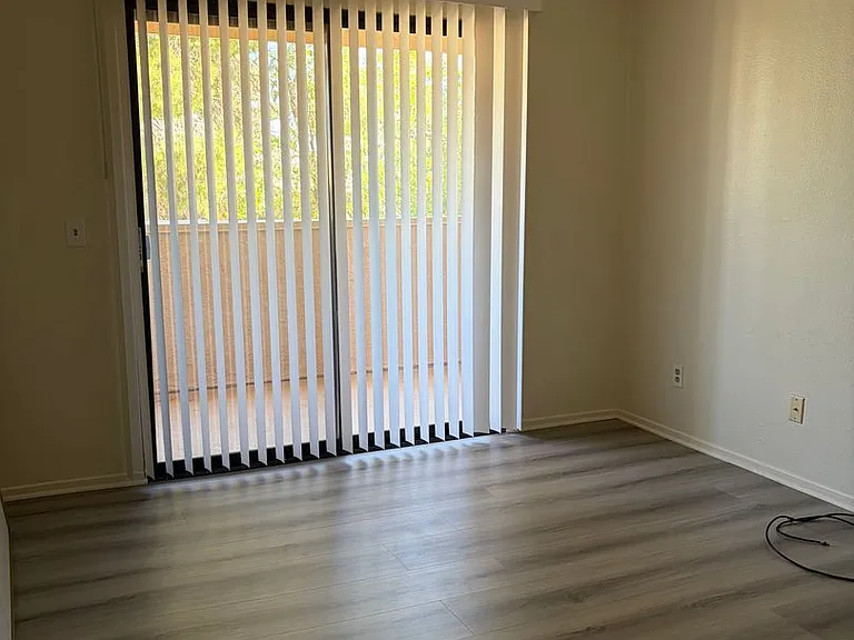 1827 E Avenue J #10 — Photo 14