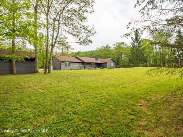 522 S Gully Road, Cragsmoor, NY 12420