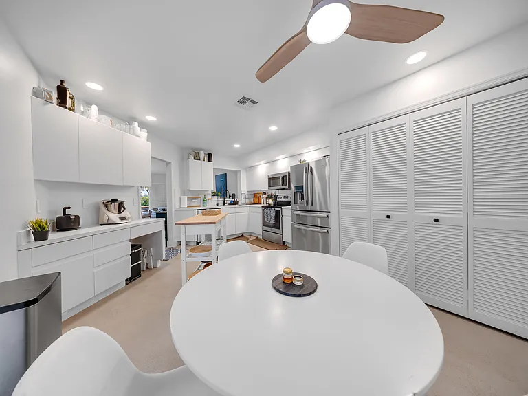 4117 W Palm Aire Dr #B2 — Photo 7