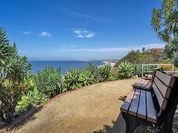 2nd image of 645 Paseo De La Playa Unit 208