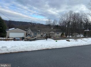 728 Mountain Rd, Boyertown, PA 19512