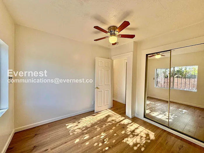 428 1/2 N Kingsley Dr — Photo 16