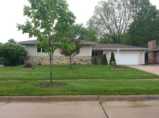 2100 Balsam Dr SW, Cedar Rapids, IA 52404