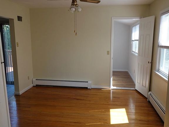 3rd image of 410 Mayer Ct Floor 1