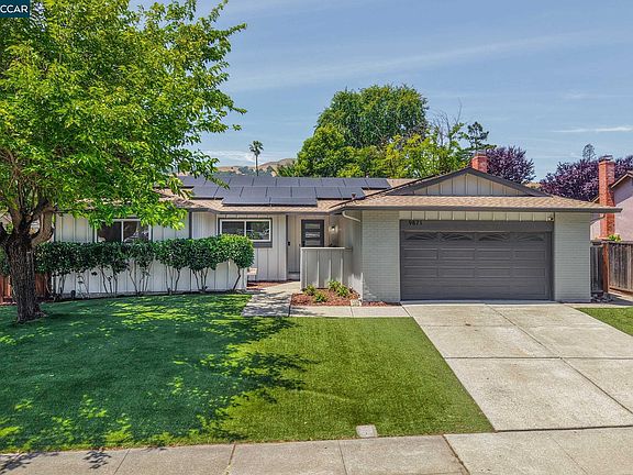 3rd image of 9871 Broadmoor Dr