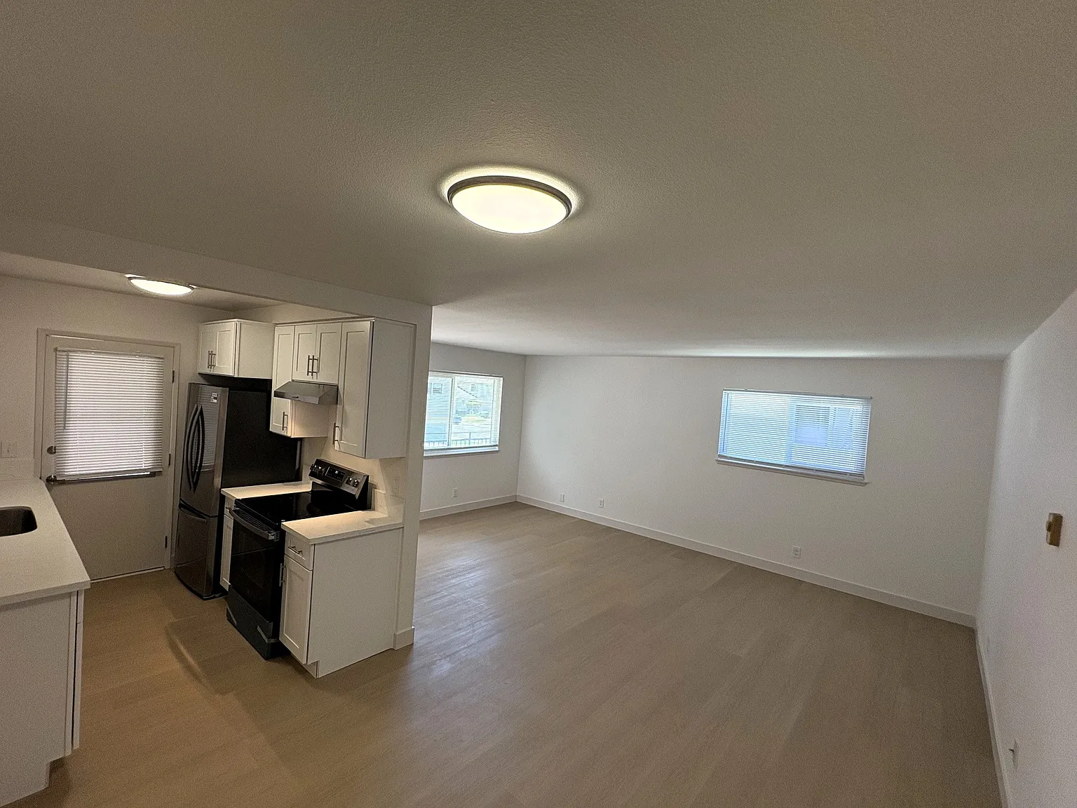 Remodeled 2+1 Marina Village Condo — Photo 4