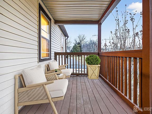 2nd image of 49A Middlesex Rd