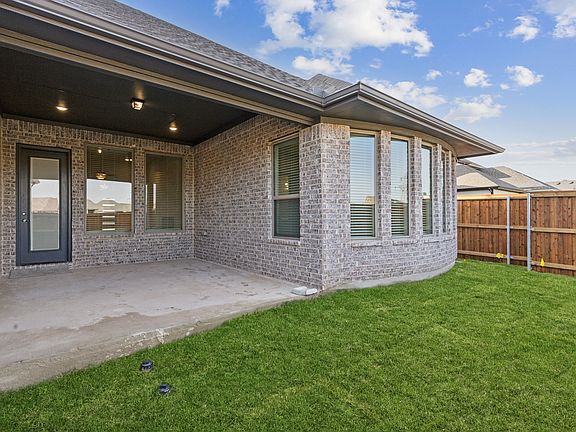 3rd image of 1020 Desert Rose Ln