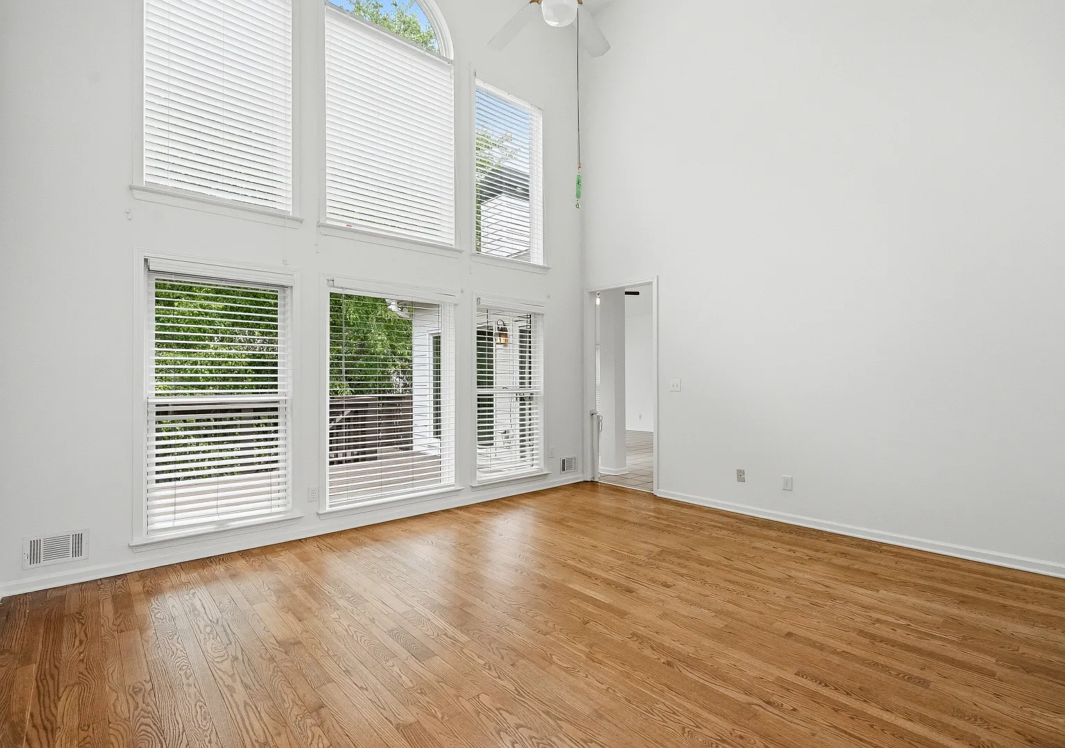 4522 Springvale Cir — Photo 3