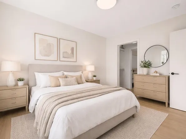 125 Albert St #513, Pt Moody, BC V3H 2M5