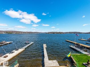131 Maxim Dr, Hopatcong Boro, NJ 07843