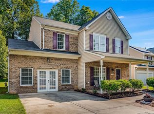 919 Woodlake Dr, Greensboro, NC 27406