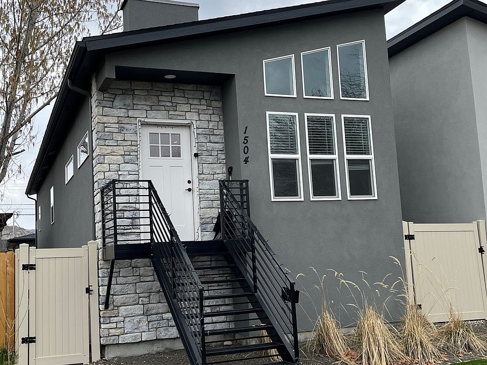 View of front of house from Longmont Ave.