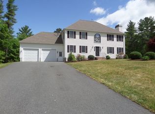 62 Mayflower Ln, Rochester, MA 02770