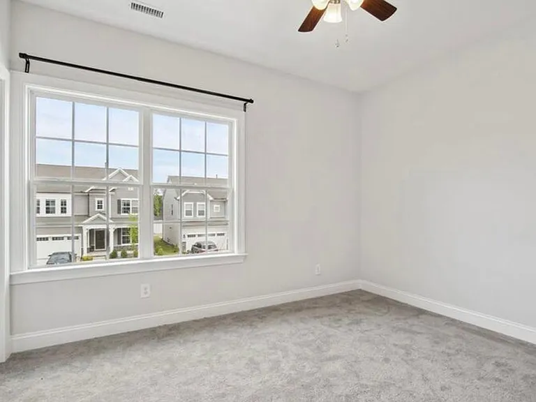 1929 Rothesay Dr — Photo 18