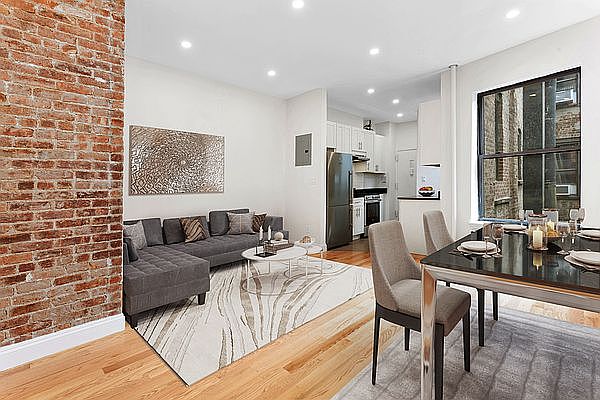 1st image of 18 1st Ave APT 22