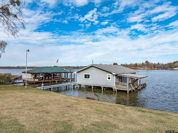 5th image of 15490 Lakeside Dr