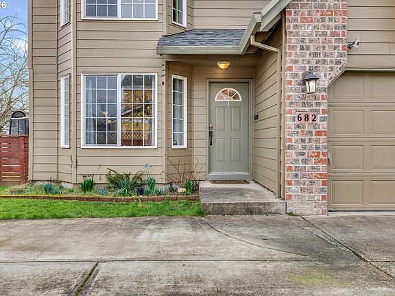 5th image of 682 SE 70th Ct
