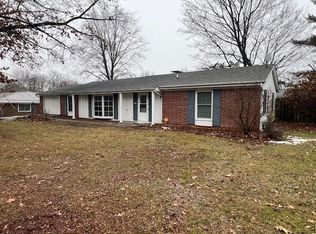 23 Lakeshore Dr, Danville, IL