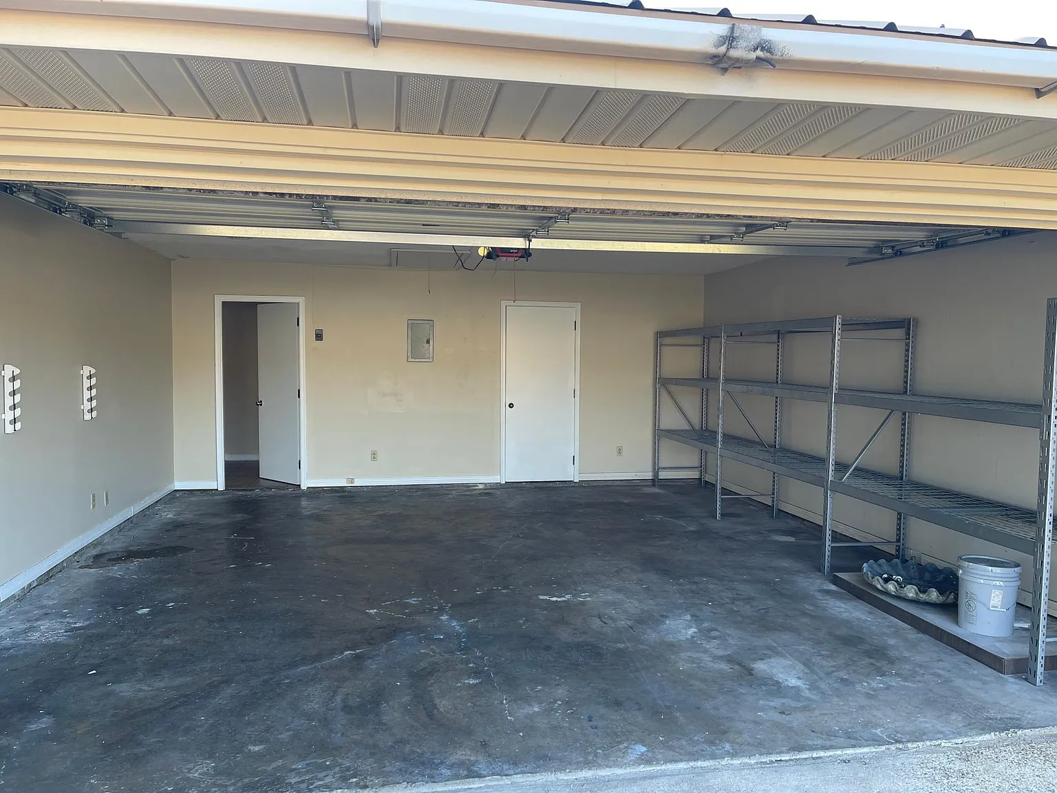868 Carolee Cir — Photo 4