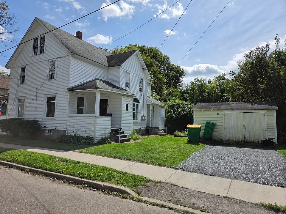 62 Perry Ave