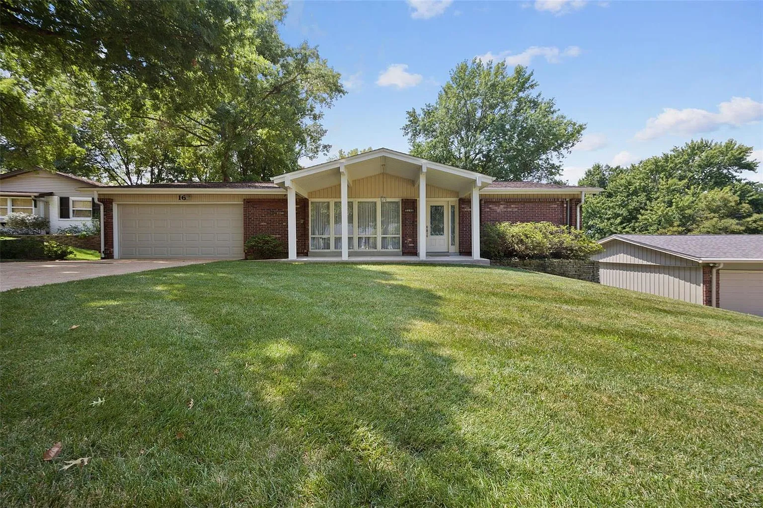 16 Forest Oak Ct photo 1