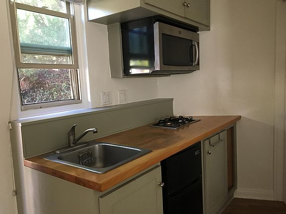 3rd image of 691 N Las Casas Ave APT 3