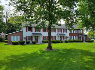 213 S 7th St #B, Akron, PA 17501