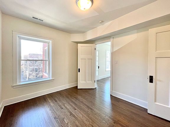 5th image of 1414-16 W Argyle St #2
