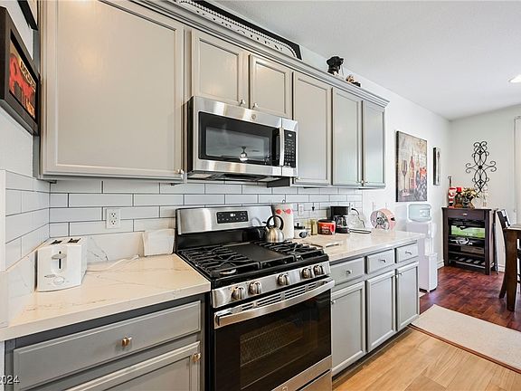 5th image of 8120 Starling View Ct