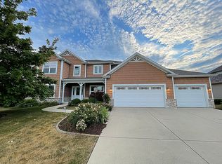 2105 Wiggins St, Champaign, IL 61822