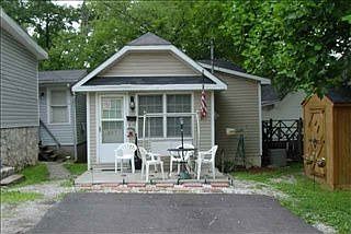 1st image of 807 E 11th Ave