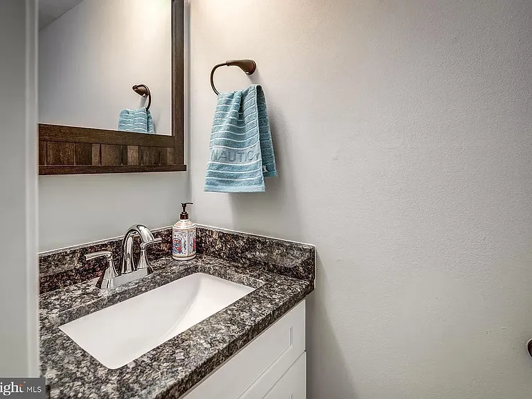 14822 Bryan Ct — Photo 12