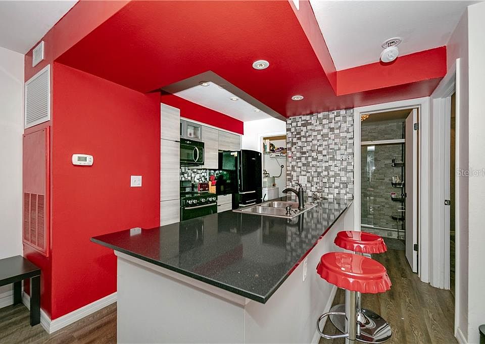 1st image of 3012 Parkway Blvd APT 305