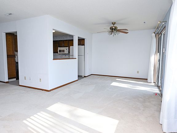 5th image of 4773 Woodland Ave Unit 6