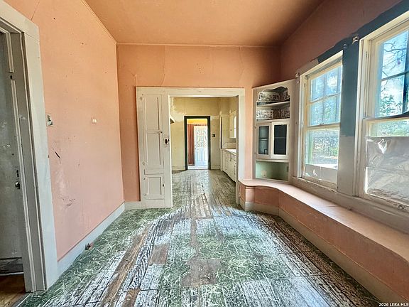 4th image of 205 rodriguez